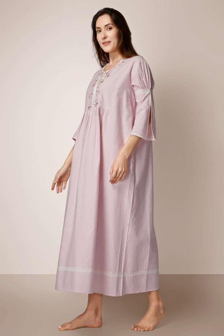 Josephine, Nightdress