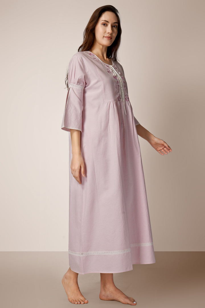 Josephine, Nightdress