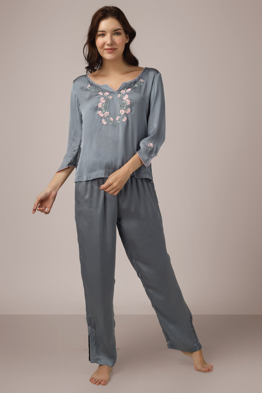 Mimi, Pyjama Suit