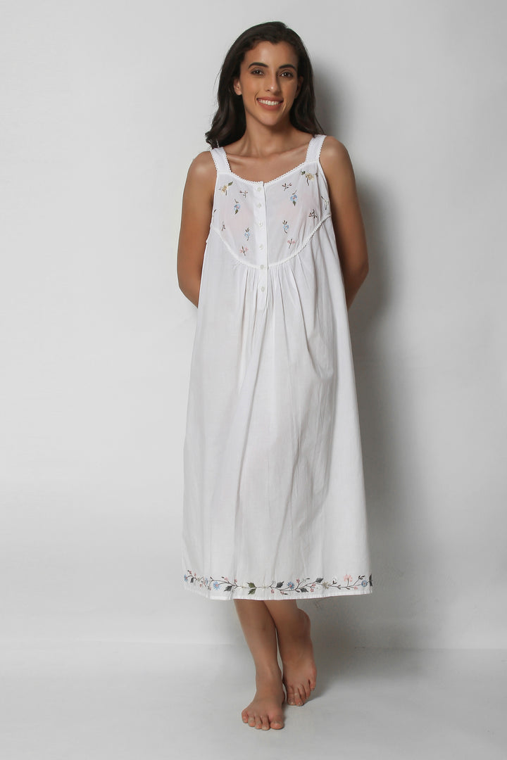 Milena, Nightdress