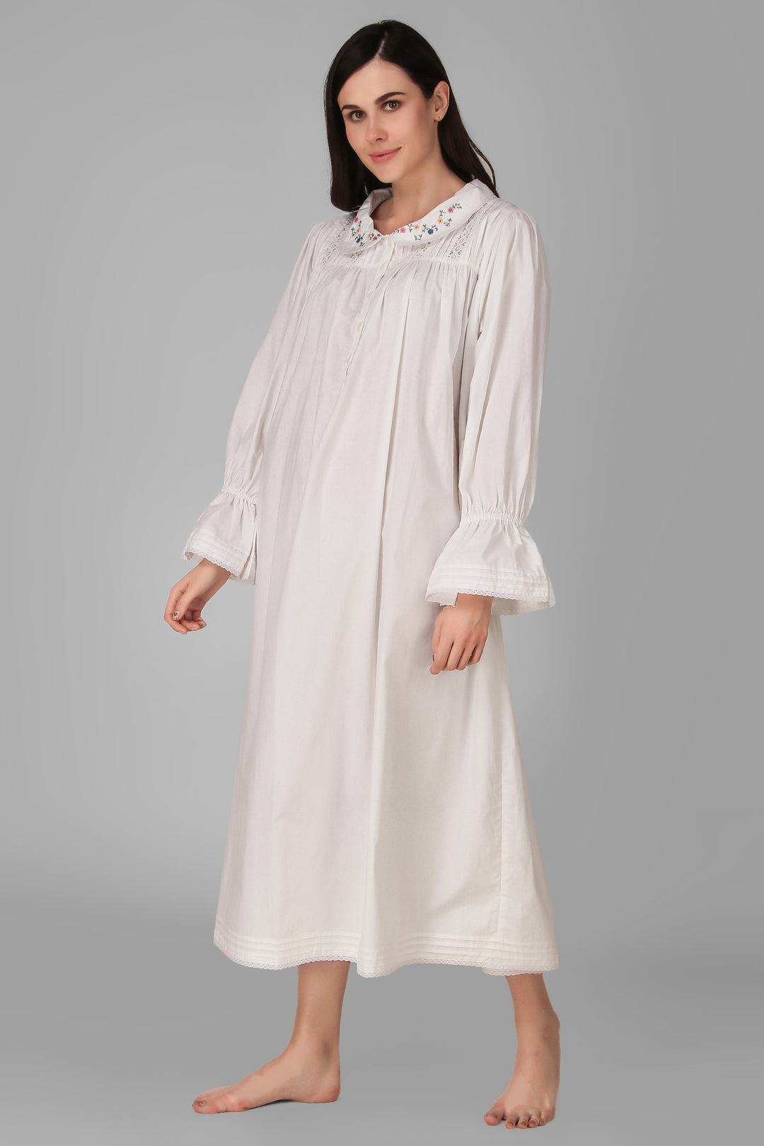 Julia, Nightdress